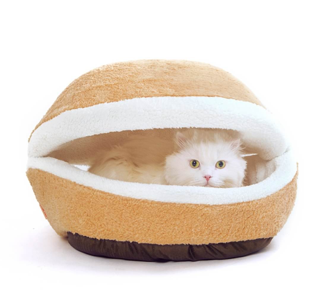 13 Cuddly Cat Beds To Keep Your Cat Warm in Winter