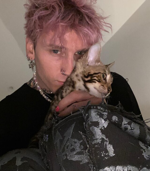 machinegunkelly 274907659 426565849159326 8347250715629721841 n e1646595061911