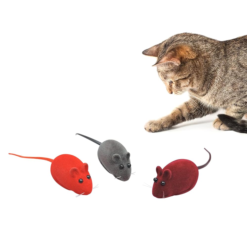 12 Best Squeaky Toys For Cats