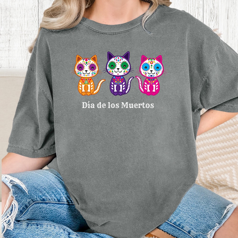 Comfort Colors Día de los Muertos Three Cats Vintage Washed Tee - Gray