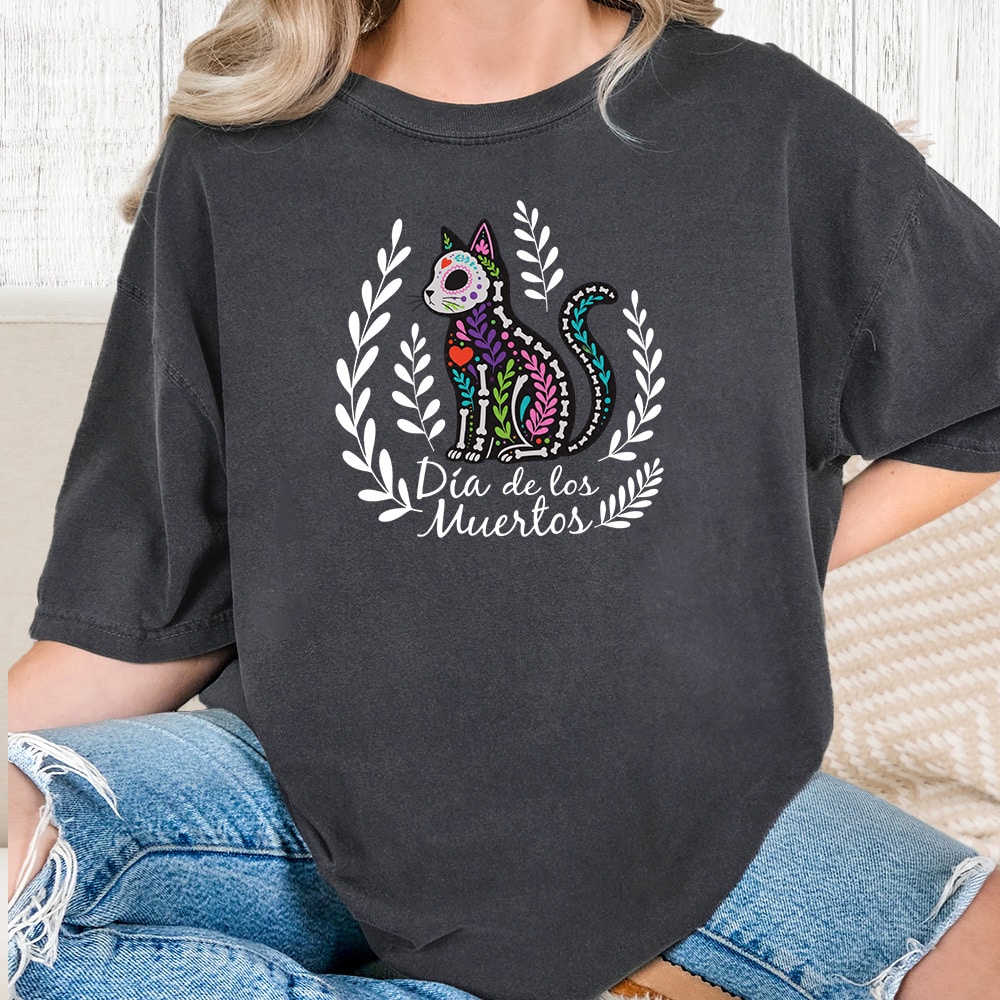 Comfort Colors Día de los Muertos Sugar Skull Cat Vintage Washed Tee - Graphite