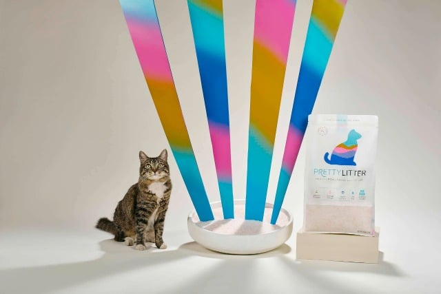 PrettyLitter health monitoring color-changing silica cat litter bag